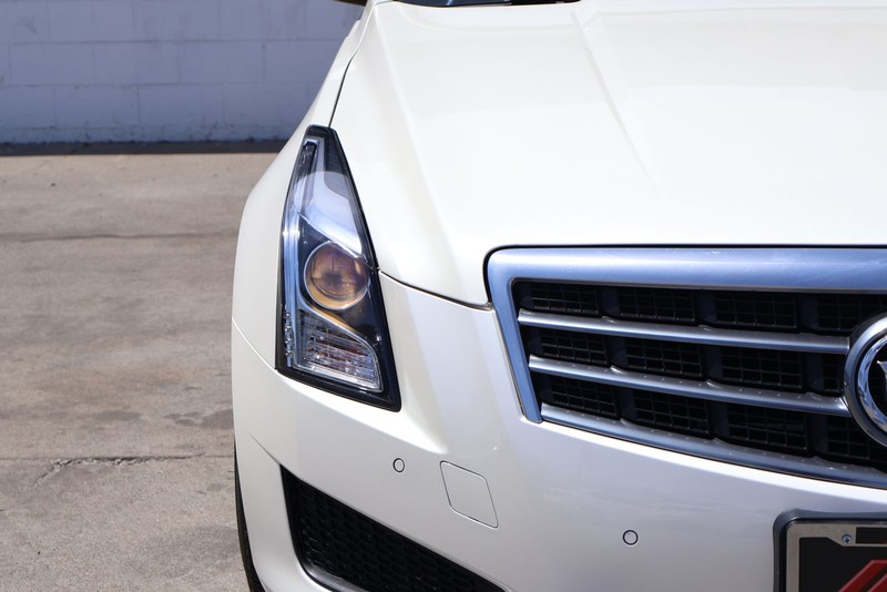 Cadillac ATS Vehicle Full-screen Gallery Image 03