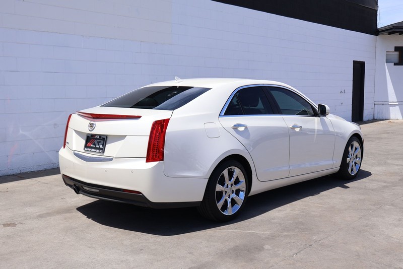 Cadillac ATS Vehicle Full-screen Gallery Image 05