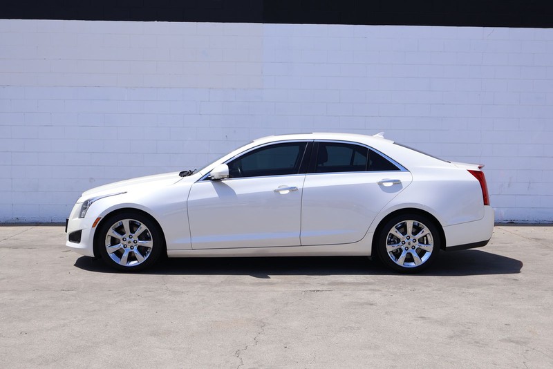 Cadillac ATS Vehicle Full-screen Gallery Image 10