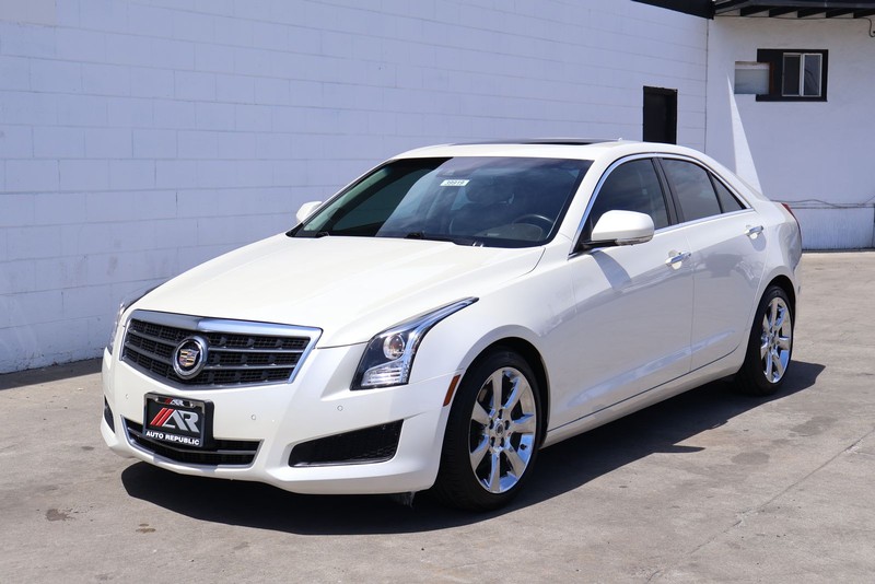 Cadillac ATS Vehicle Full-screen Gallery Image 11