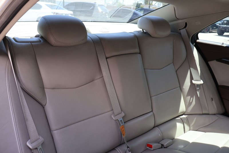 Cadillac ATS Vehicle Full-screen Gallery Image 20