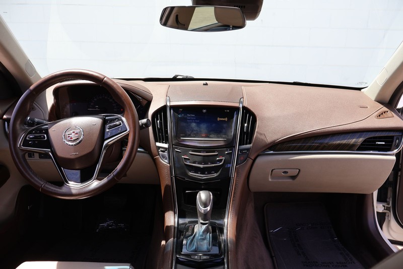 Cadillac ATS Vehicle Full-screen Gallery Image 21