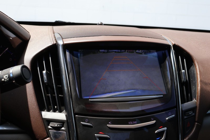 Cadillac ATS Vehicle Full-screen Gallery Image 28