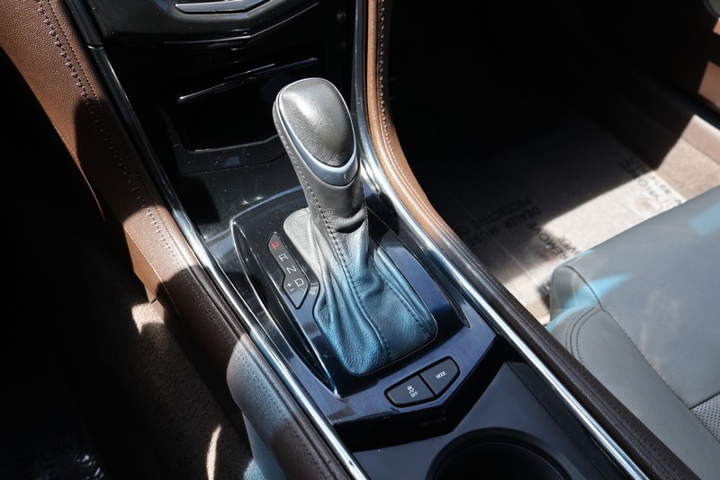 Cadillac ATS Vehicle Full-screen Gallery Image 29