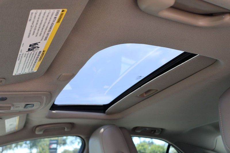 Cadillac ATS Vehicle Full-screen Gallery Image 31