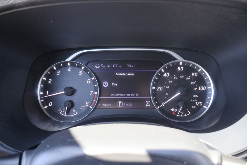 Nissan Frontier Vehicle Full-screen Gallery Image 21