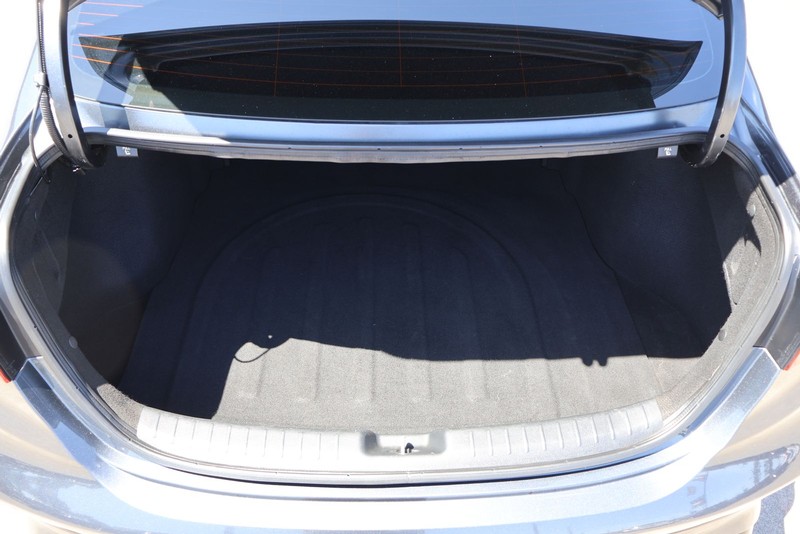 Kia Forte Vehicle Full-screen Gallery Image 08