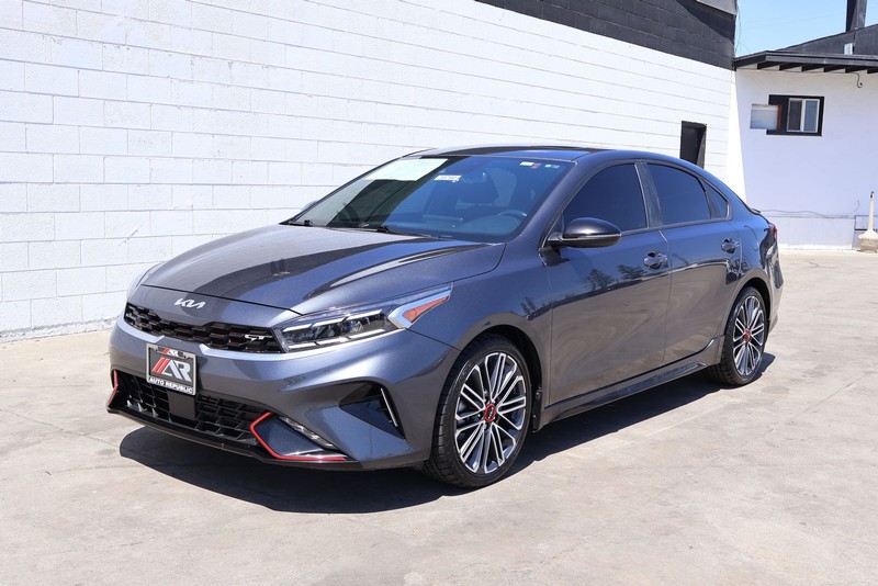 Kia Forte Vehicle Full-screen Gallery Image 11