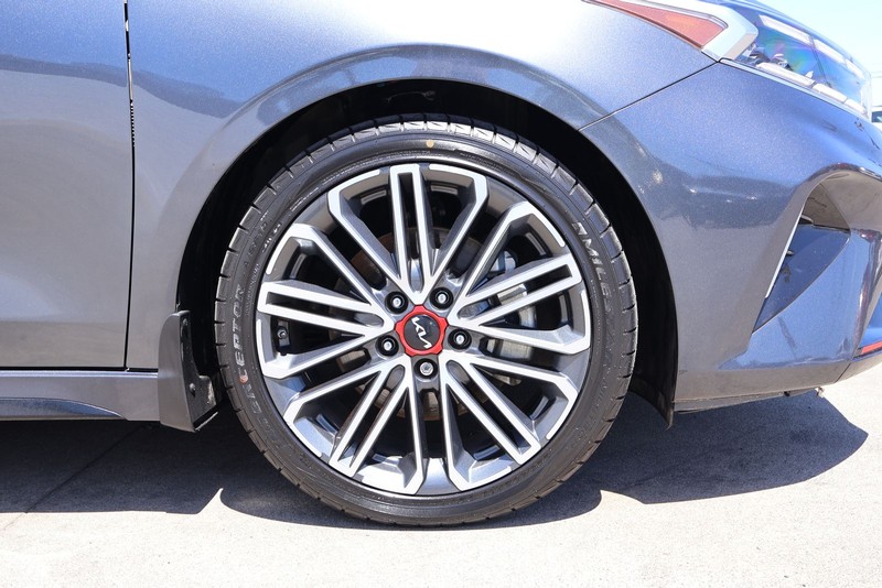 Kia Forte Vehicle Full-screen Gallery Image 12