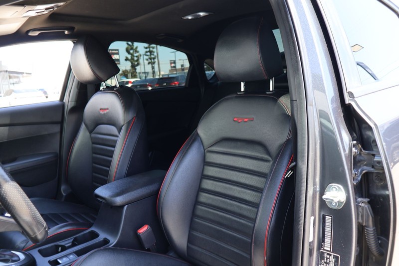 Kia Forte Vehicle Full-screen Gallery Image 15