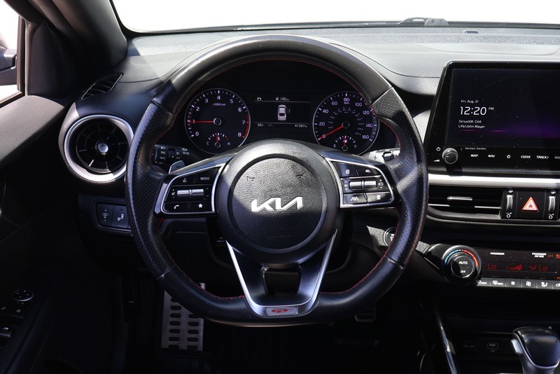 Kia Forte Vehicle Full-screen Gallery Image 22