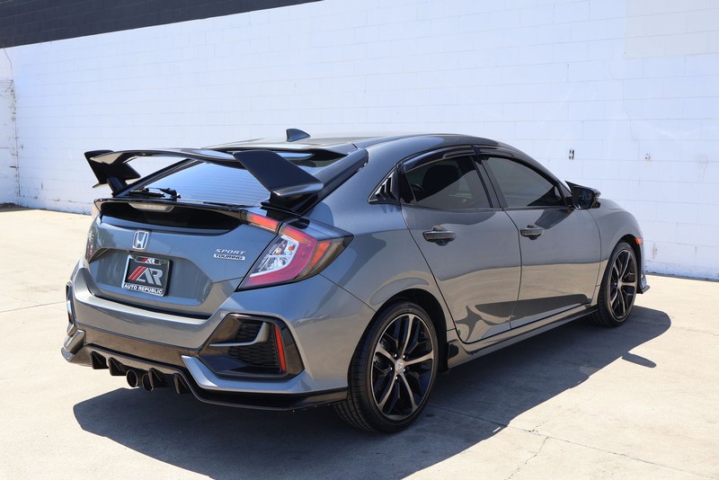 Honda Civic Hatchback Vehicle Full-screen Gallery Image 05