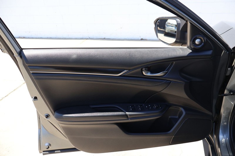 Honda Civic Hatchback Vehicle Full-screen Gallery Image 14