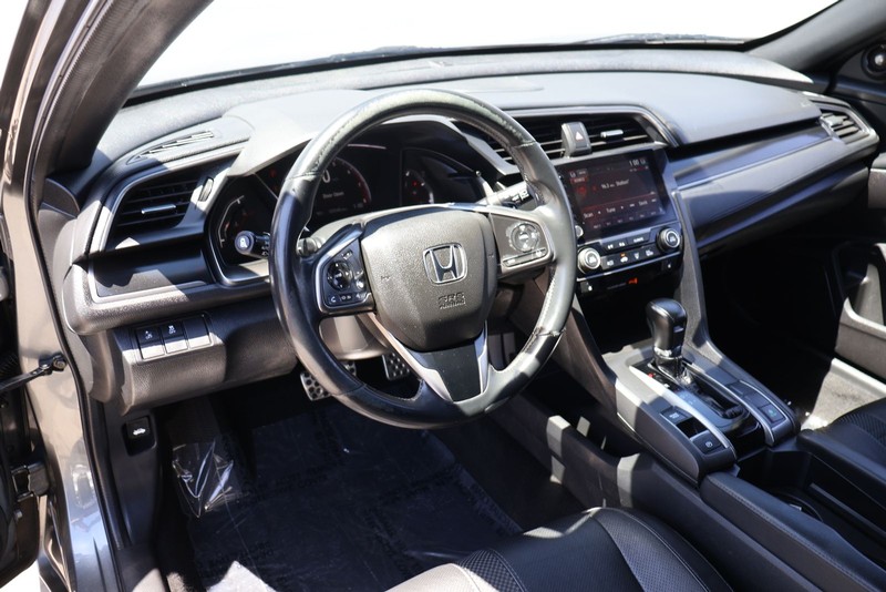 Honda Civic Hatchback Vehicle Full-screen Gallery Image 15