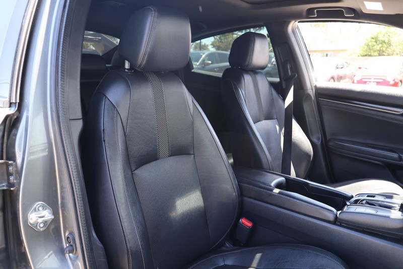 Honda Civic Hatchback Vehicle Full-screen Gallery Image 19