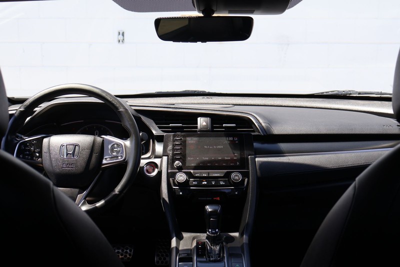 Honda Civic Hatchback Vehicle Full-screen Gallery Image 21