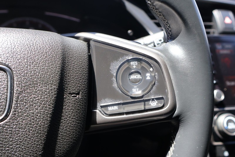Honda Civic Hatchback Vehicle Full-screen Gallery Image 25