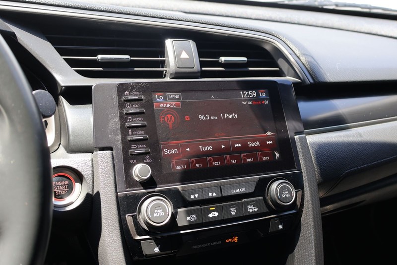 Honda Civic Hatchback Vehicle Full-screen Gallery Image 27