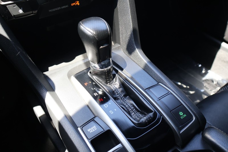 Honda Civic Hatchback Vehicle Full-screen Gallery Image 29