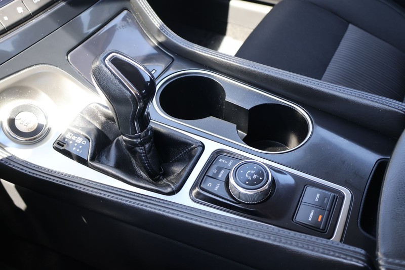 Nissan Altima Vehicle Full-screen Gallery Image 29