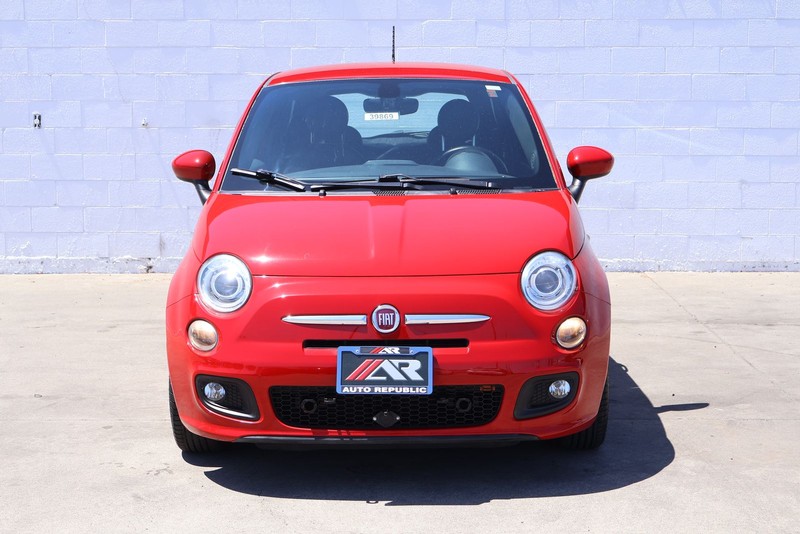 FIAT 500 Vehicle Full-screen Gallery Image 02