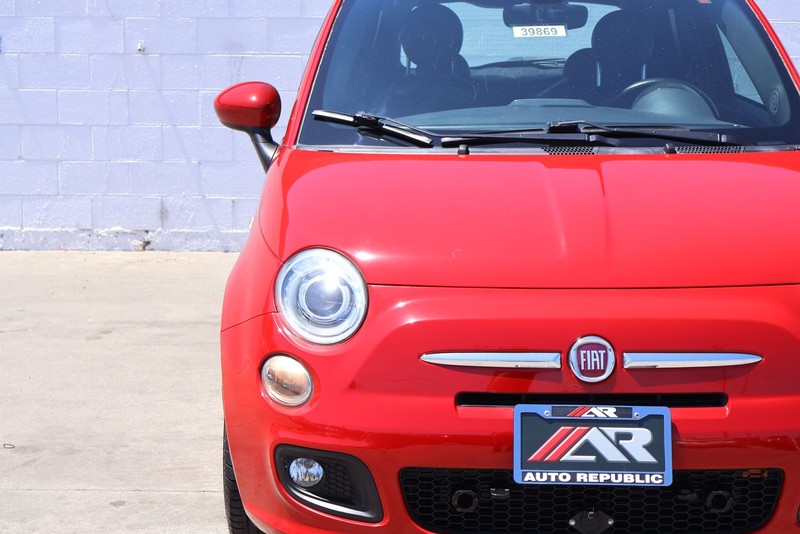 FIAT 500 Vehicle Full-screen Gallery Image 03