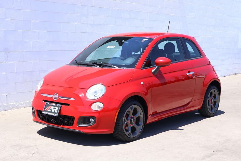 FIAT 500 Vehicle Full-screen Gallery Image 09