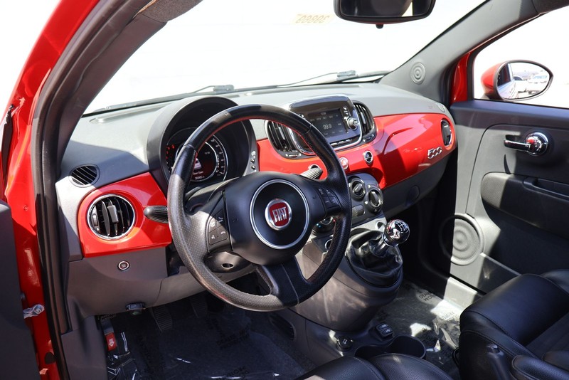 FIAT 500 Vehicle Full-screen Gallery Image 12