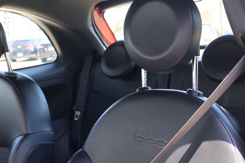 FIAT 500 Vehicle Full-screen Gallery Image 14