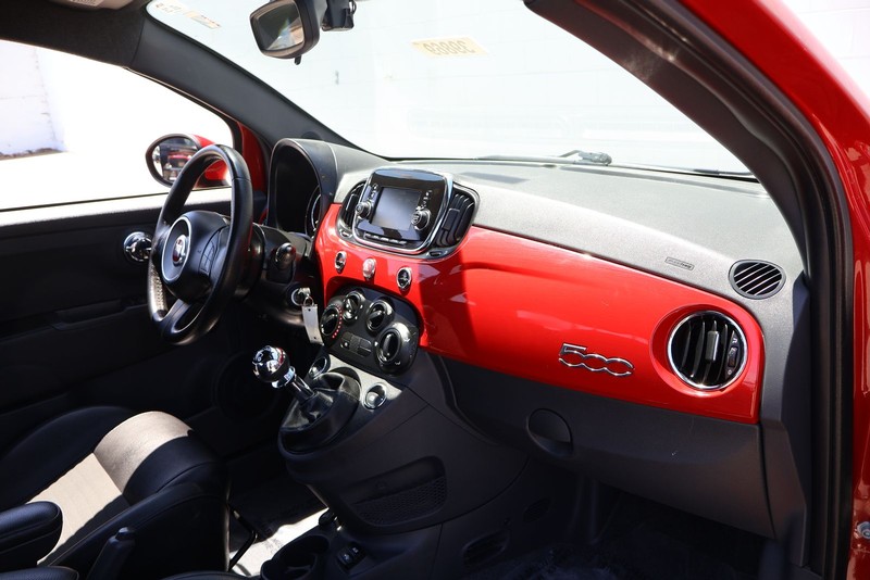 FIAT 500 Vehicle Full-screen Gallery Image 15
