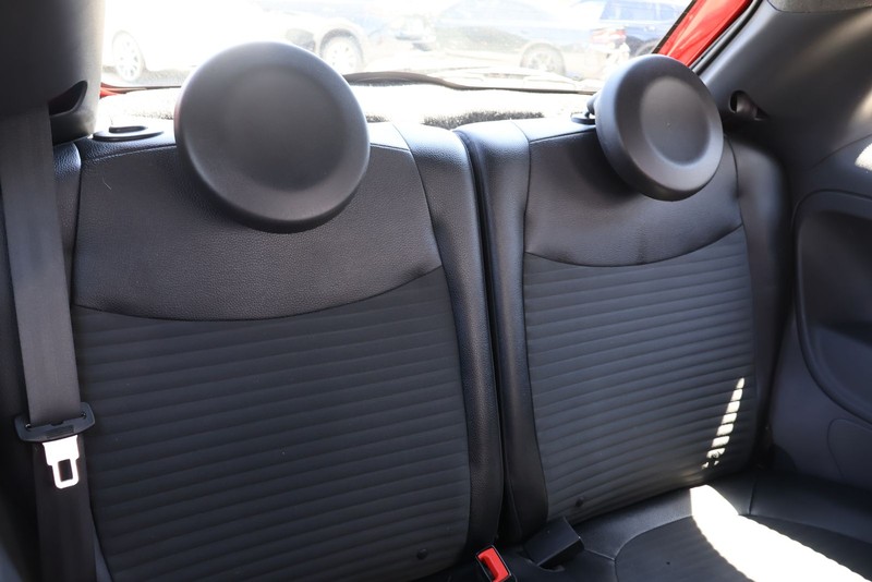 FIAT 500 Vehicle Full-screen Gallery Image 17