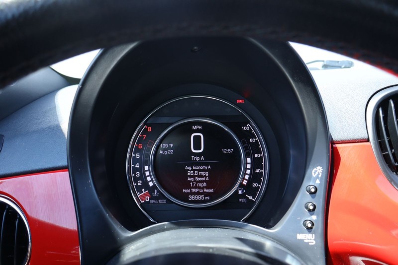 FIAT 500 Vehicle Full-screen Gallery Image 19