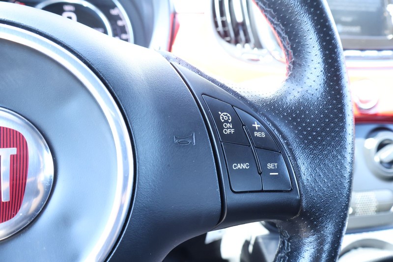 FIAT 500 Vehicle Full-screen Gallery Image 22