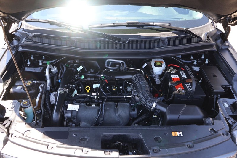 Ford Explorer Vehicle Full-screen Gallery Image 11