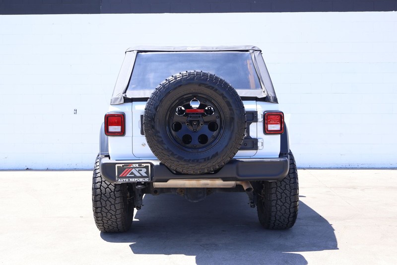 Jeep Wrangler Unlimited Vehicle Full-screen Gallery Image 06