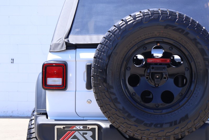 Jeep Wrangler Unlimited Vehicle Full-screen Gallery Image 07