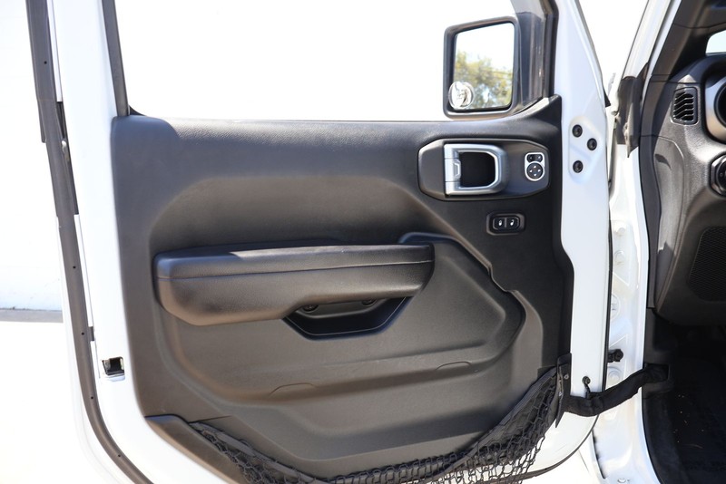 Jeep Wrangler Unlimited Vehicle Full-screen Gallery Image 15