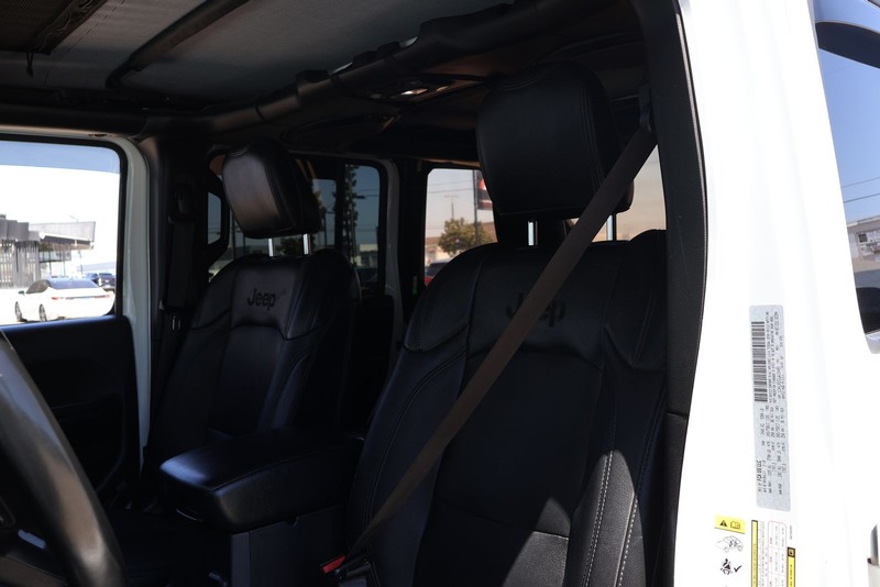 Jeep Wrangler Unlimited Vehicle Full-screen Gallery Image 17