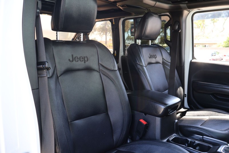 Jeep Wrangler Unlimited Vehicle Full-screen Gallery Image 20