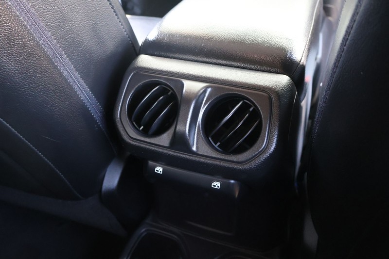 Jeep Wrangler Unlimited Vehicle Full-screen Gallery Image 22