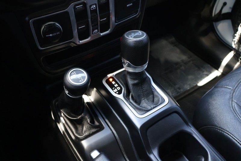 Jeep Wrangler Unlimited Vehicle Full-screen Gallery Image 32