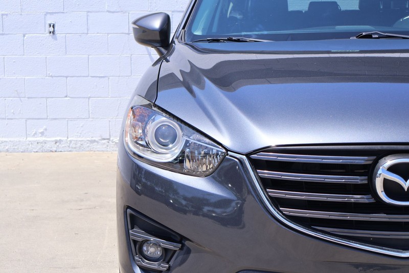 Mazda CX-5 Vehicle Full-screen Gallery Image 03