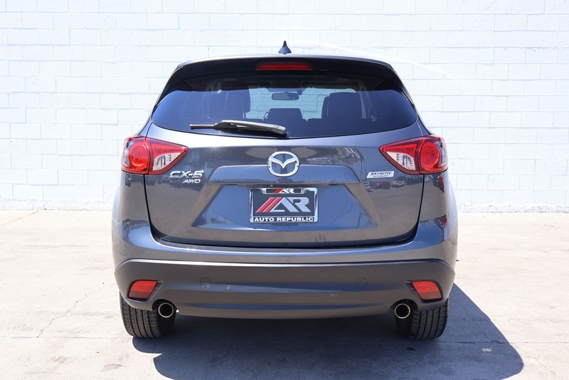 Mazda CX-5 Vehicle Full-screen Gallery Image 06