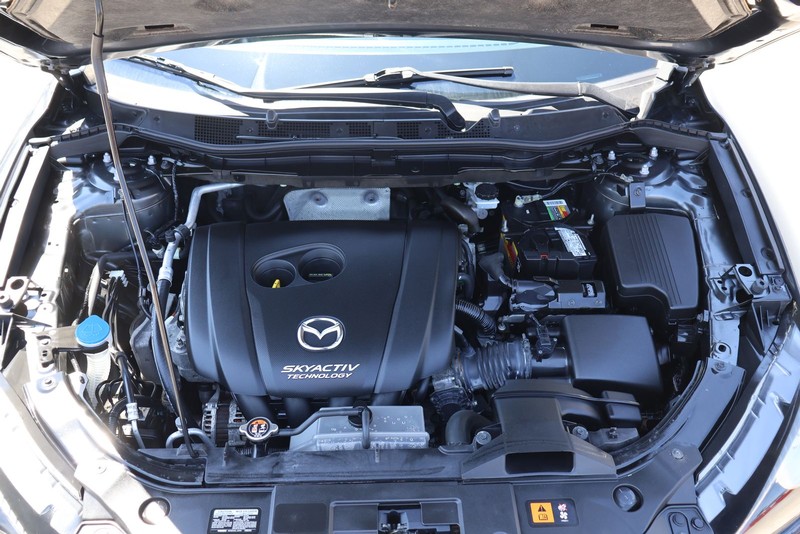 Mazda CX-5 Vehicle Full-screen Gallery Image 12