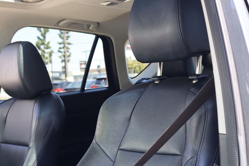 Mazda CX-5 Vehicle Full-screen Gallery Image 16