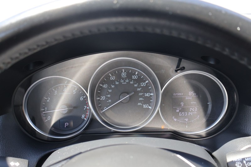 Mazda CX-5 Vehicle Full-screen Gallery Image 21