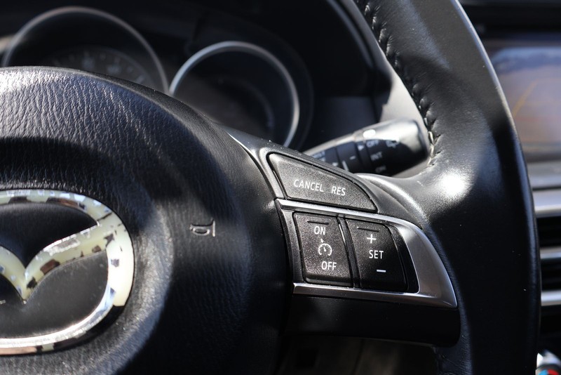 Mazda CX-5 Vehicle Full-screen Gallery Image 24