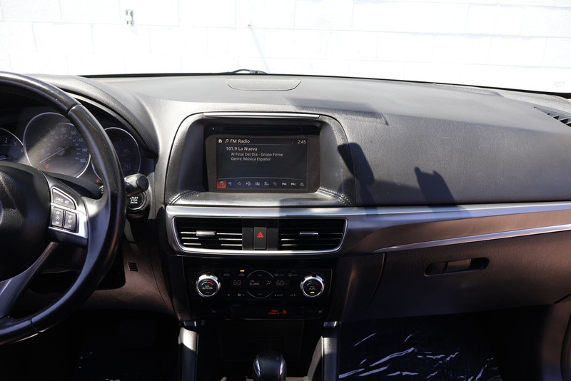 Mazda CX-5 Vehicle Full-screen Gallery Image 25