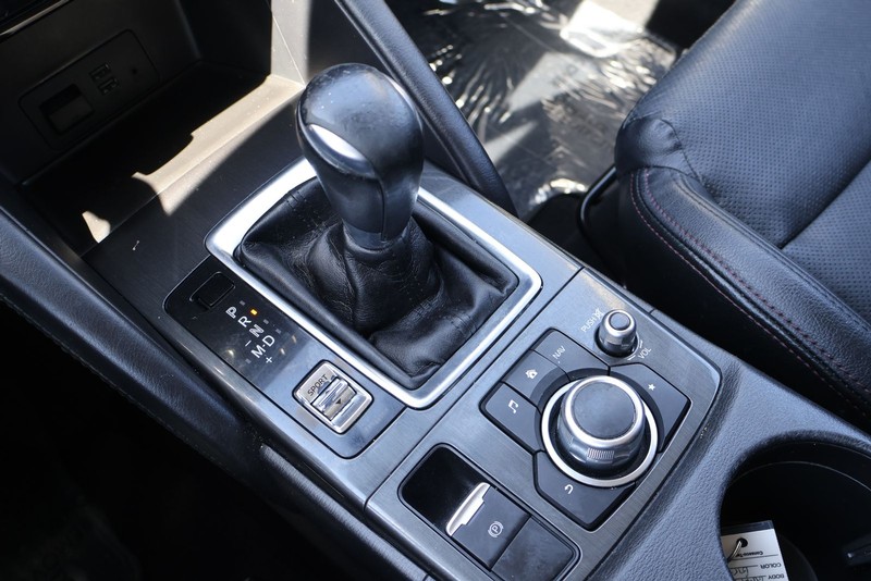 Mazda CX-5 Vehicle Full-screen Gallery Image 28