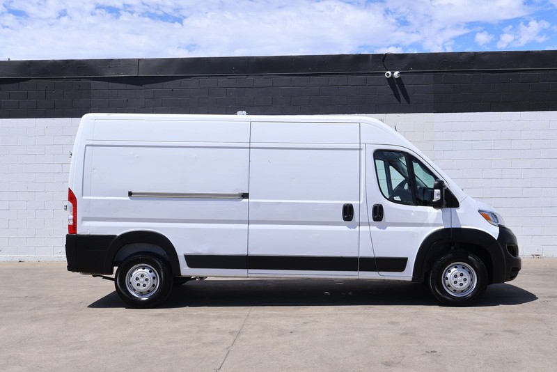 Ram ProMaster Cargo Van Vehicle Full-screen Gallery Image 01